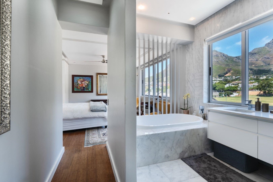 3 Bedroom Property for Sale in Oranjezicht Western Cape